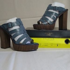 Platform sandals